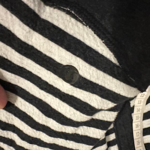 Lululemon in a cinch cowl long sleeve gray striped long sleeve sweater size 6 - Picture 8 of 8